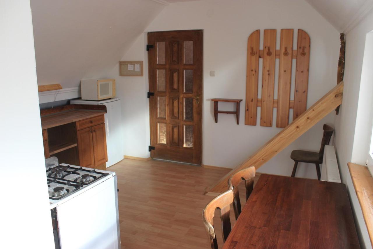 A Kert Apartman Rezi Luaran gambar