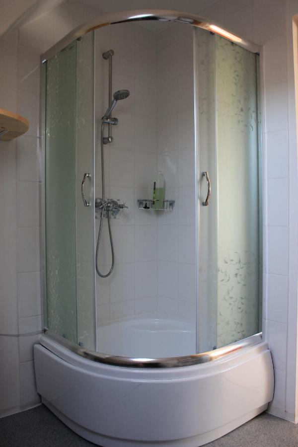 A Kert Apartman Rezi Luaran gambar